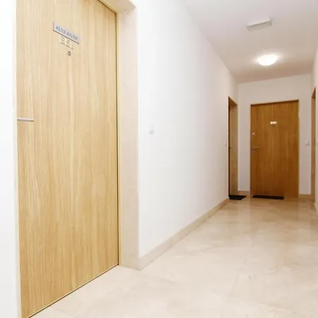 Blue River - Pulaskiego B - Private Apartment Wroclaw